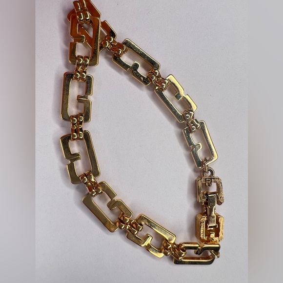 SOLD ❤️Givenchy Vintage Interlocking “G” goldtone bracelet - Picture 4 of 5